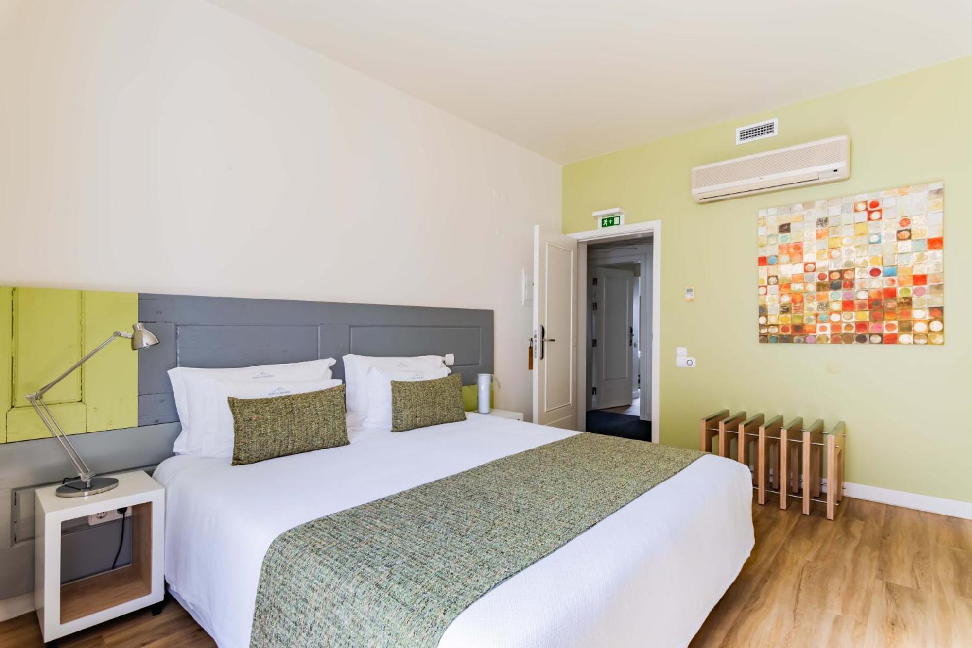 Porta Da Arrabida Suites Palmela Room photo