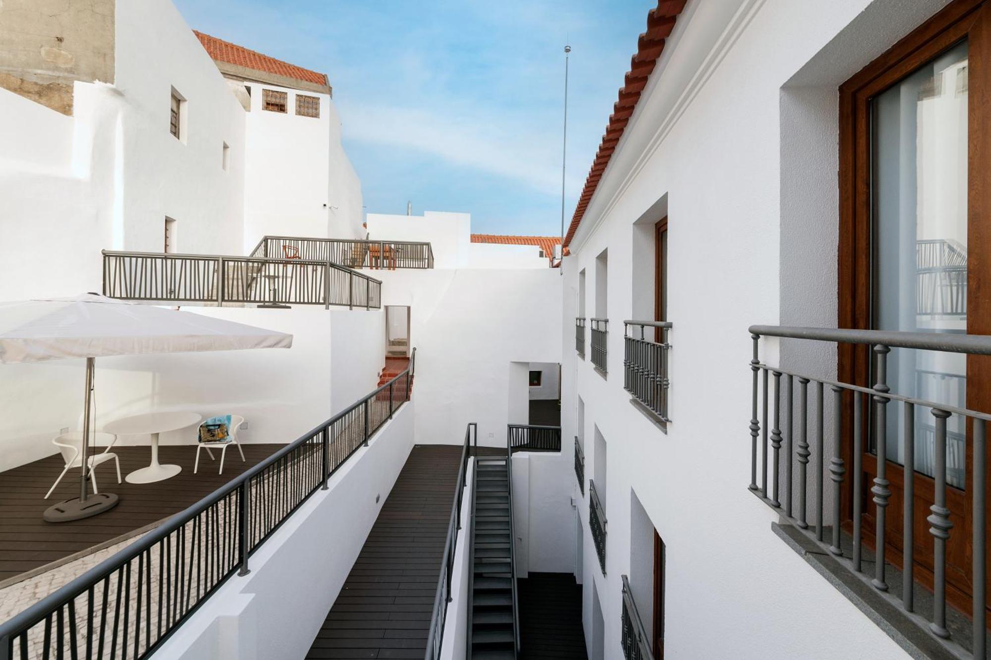 Porta Da Arrabida Suites Palmela Exterior photo